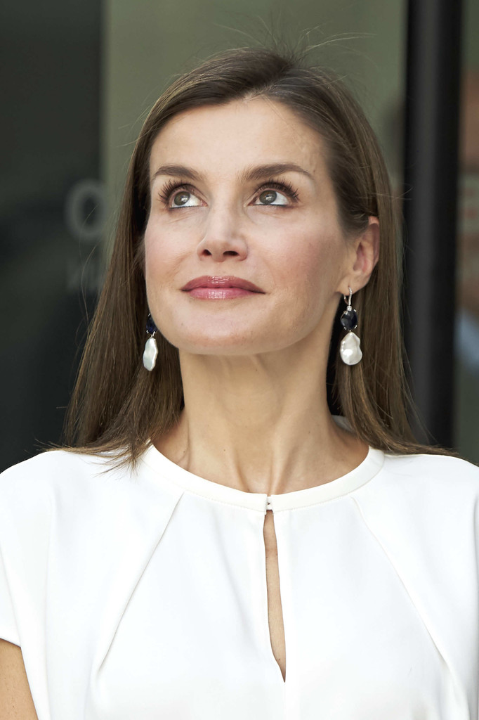 King Felipe and Queen Letizia attended the 016 telefonic hotline ...