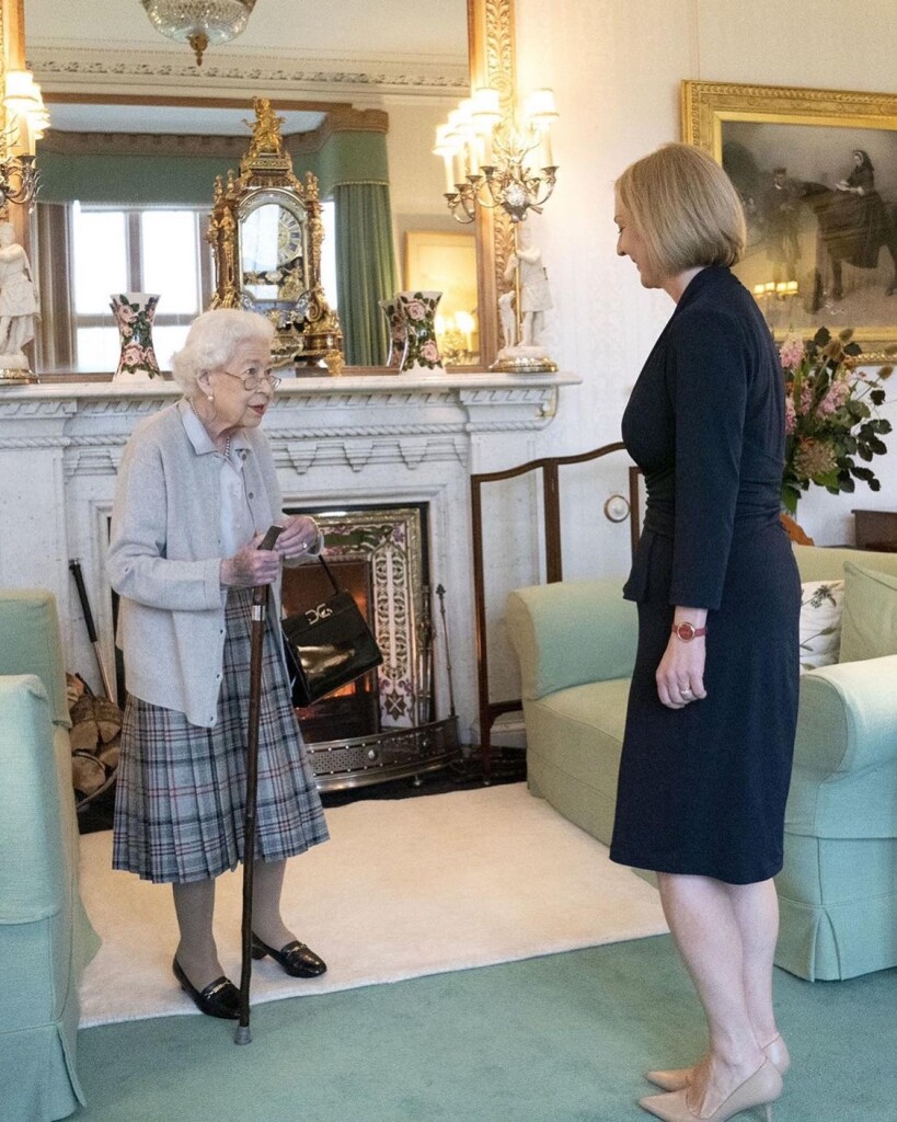 Queen Elizabeth received bew Prime Minister Elizabeth Truss at Balmoral ...