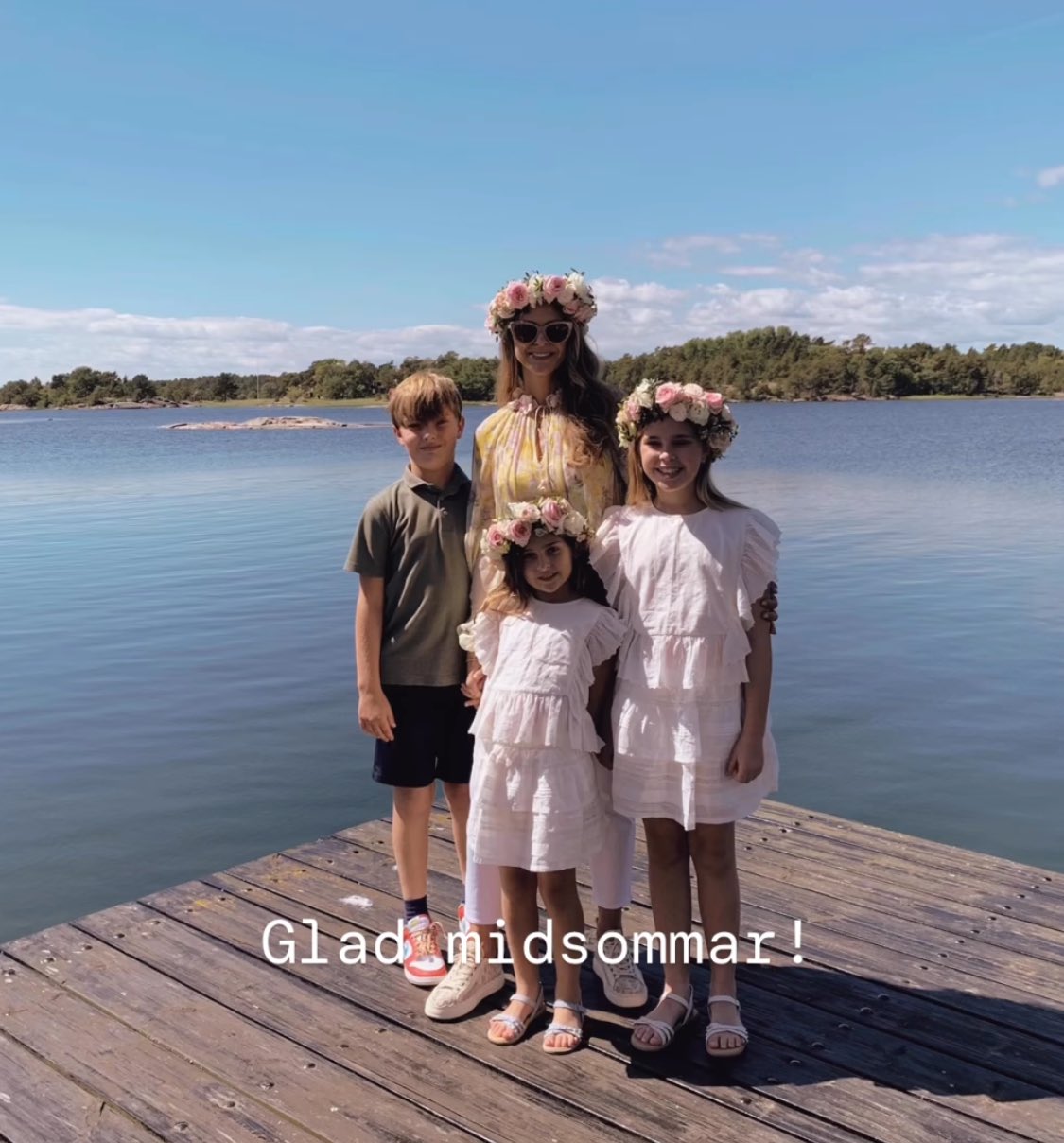 New photo of princess madeleine and her children 